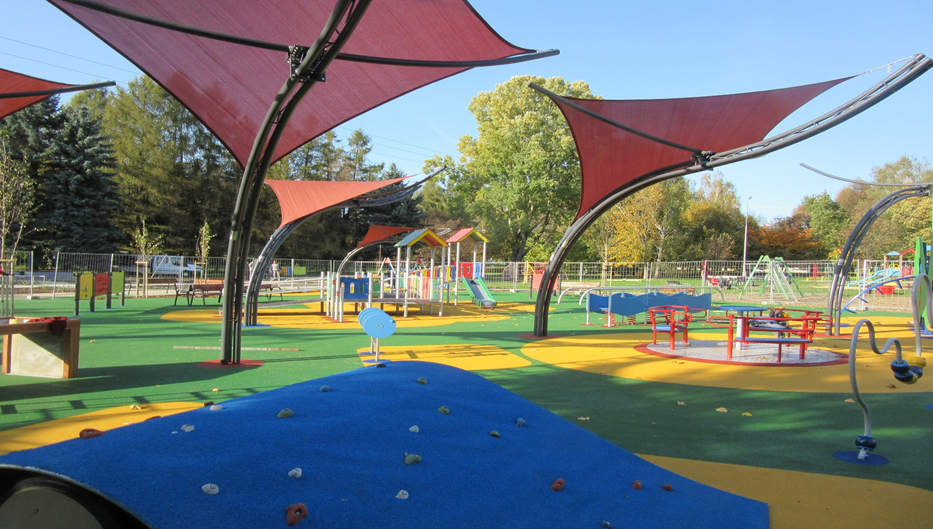 Wielopokoleniowa strefa aktywnego wypoczynku w parku miejskim na osiedlu KMITY